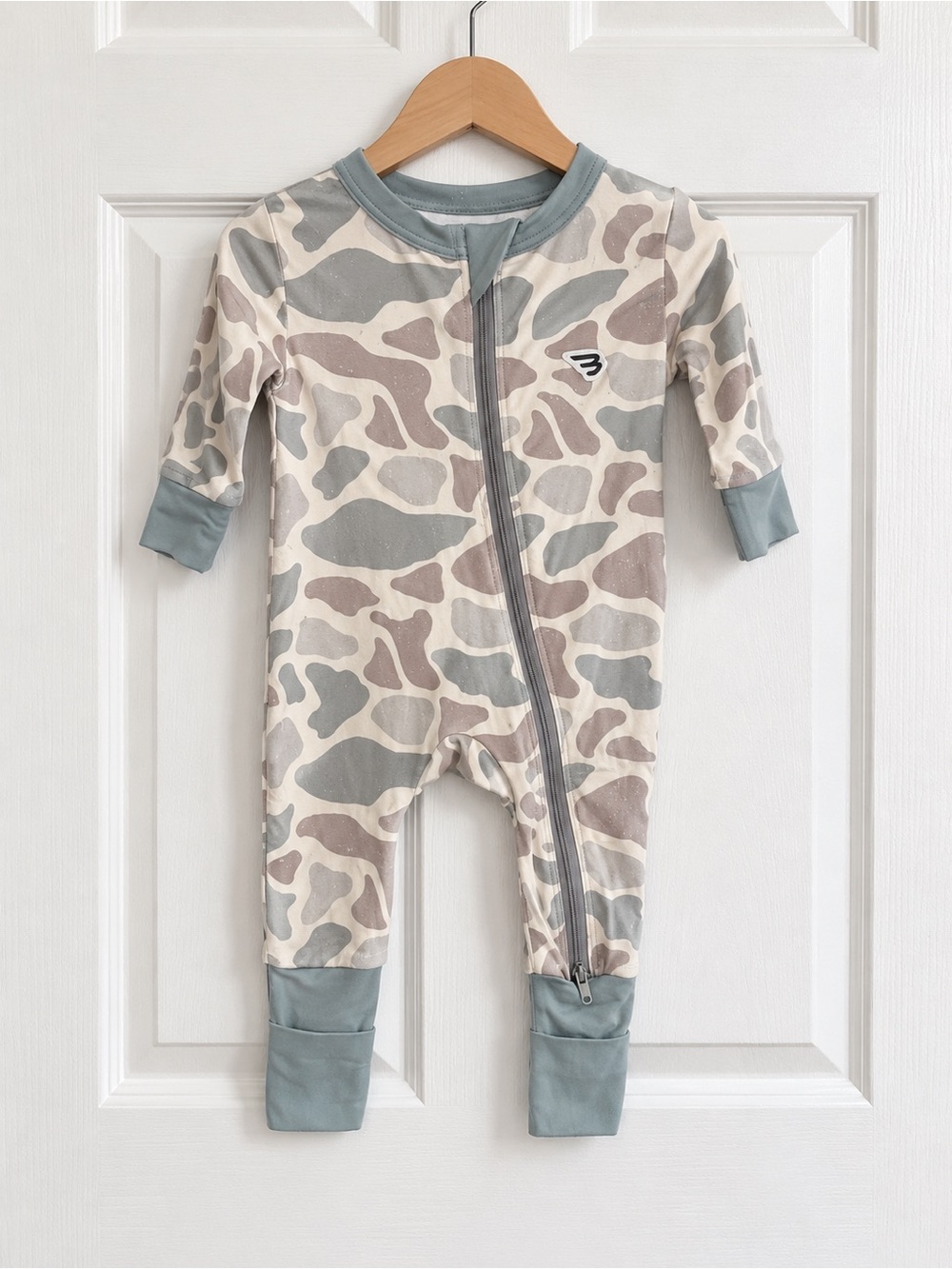 Burlebo Baby Camo Convertible Zip Romper Newborn NB